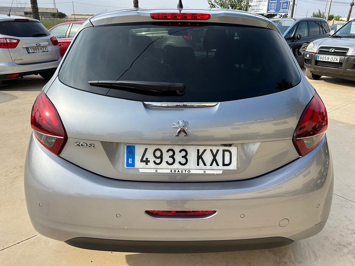 PEUGEOT 208 TECH 1.2 PURETECH AUTO SPANISH LHD IN SPAIN 11000 MILES SUPER 2019